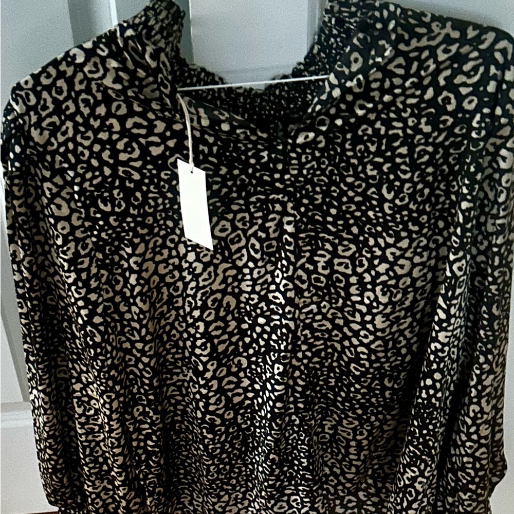 Melloday Women Blouse with back and bronze animal print size 1x